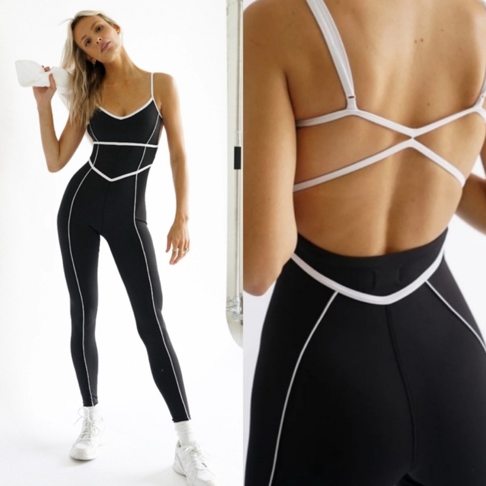 YLLW BREATHE LONG BODYSUIT — BLACK SIZE MEDIUM - like new